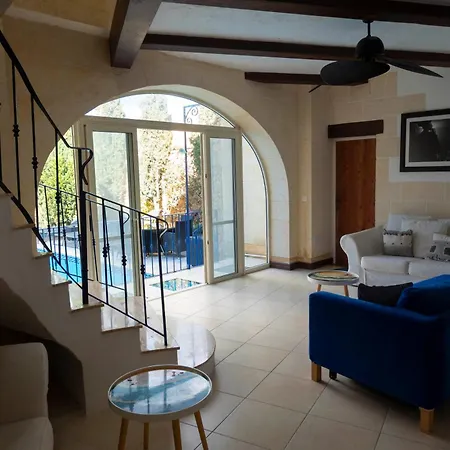 Dionisia בית נופש *